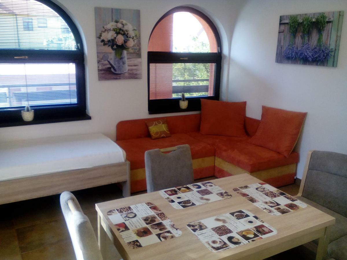 Oaza Apartment Vacenovice Luaran gambar